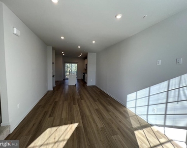 8296 Knight Station Way - Photo Thumbnail 21