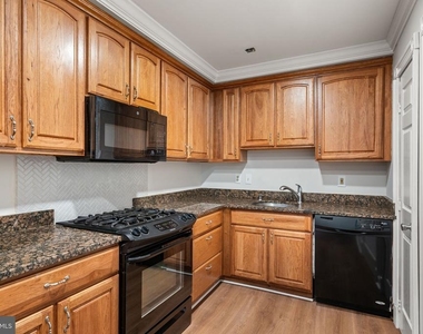 4421 Kenwood Drive - Photo Thumbnail 12