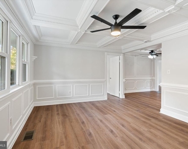 4421 Kenwood Drive - Photo Thumbnail 5