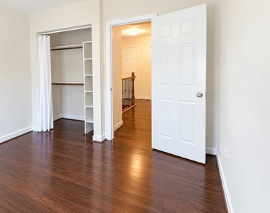 185 Meadows Lane Ne - Photo Thumbnail 17