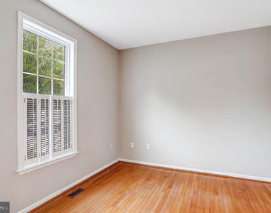 20391 Tilberg Street - Photo Thumbnail 11