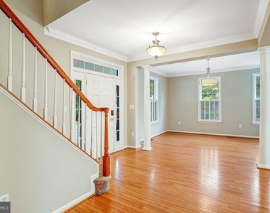 20391 Tilberg Street - Photo Thumbnail 5