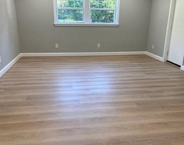 2300 Division Avenue - Photo Thumbnail 7