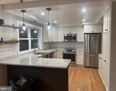 2300 Division Avenue - Photo Thumbnail 2