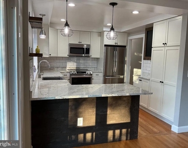 2300 Division Avenue - Photo Thumbnail 1