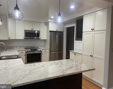 2300 Division Avenue - Photo Thumbnail 6