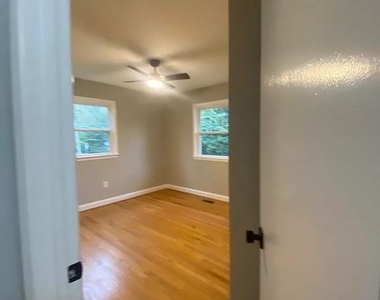 2300 Division Avenue - Photo Thumbnail 12
