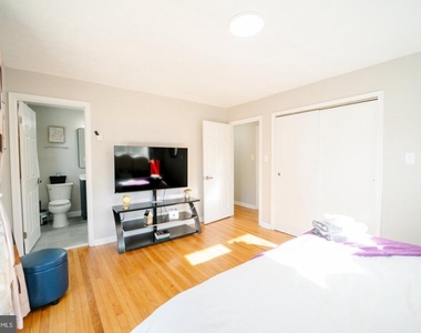 504 Arnon Meadow Road - Photo Thumbnail 6