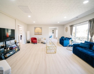 504 Arnon Meadow Road - Photo Thumbnail 14