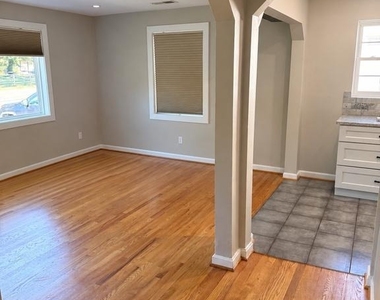 6813 Smithway Drive - Photo Thumbnail 4