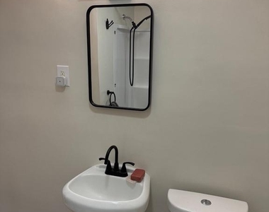 6813 Smithway Drive - Photo Thumbnail 14