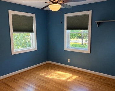 6813 Smithway Drive - Photo Thumbnail 9