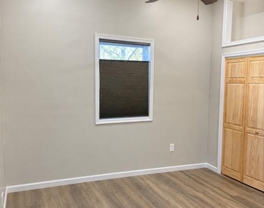 6813 Smithway Drive - Photo Thumbnail 12