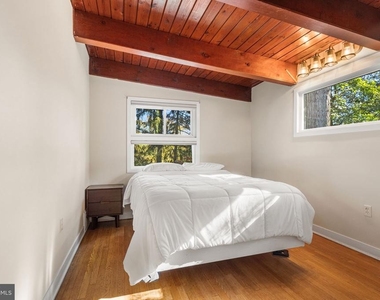 3320 Grass Hill Terrace - Photo Thumbnail 17
