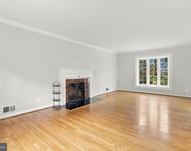 8614 Vernon Avenue - Photo Thumbnail 6