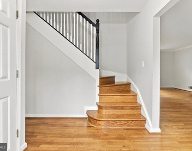8614 Vernon Avenue - Photo Thumbnail 2