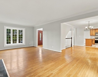 8614 Vernon Avenue - Photo Thumbnail 5
