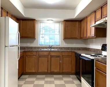 1005 Myrick Street - Photo Thumbnail 15