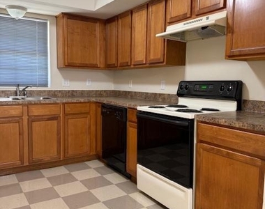 1005 Myrick Street - Photo Thumbnail 4