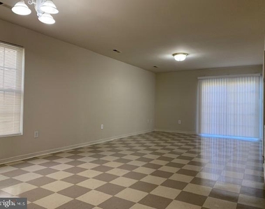 1005 Myrick Street - Photo Thumbnail 2