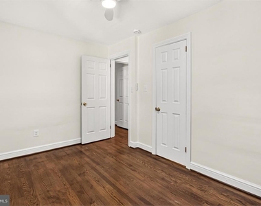 1613 N Colonial Terrace - Photo Thumbnail 21