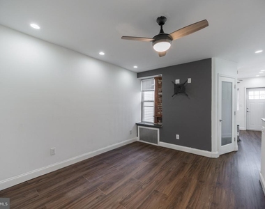 2635 E Somerset Street - Photo Thumbnail 6