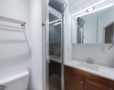 2635 E Somerset Street - Photo Thumbnail 7