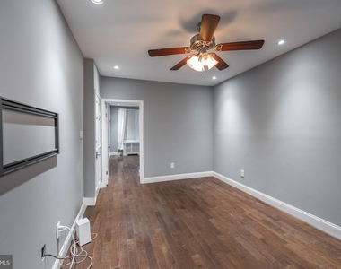 2635 E Somerset Street - Photo Thumbnail 3