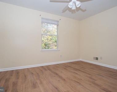 1262 Oxford Circle - Photo Thumbnail 22