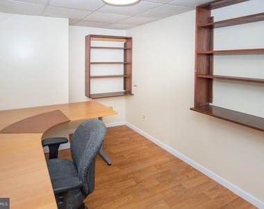 1262 Oxford Circle - Photo Thumbnail 27