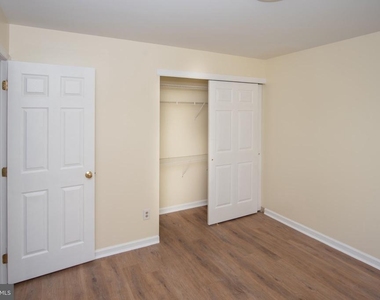 1262 Oxford Circle - Photo Thumbnail 20