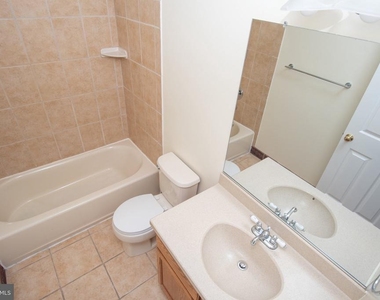 1262 Oxford Circle - Photo Thumbnail 21