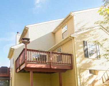 1262 Oxford Circle - Photo Thumbnail 29