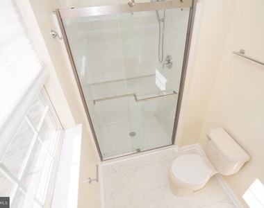 1262 Oxford Circle - Photo Thumbnail 17