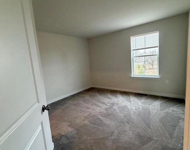 127 Painters Way - Photo Thumbnail 13