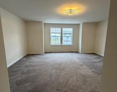 127 Painters Way - Photo Thumbnail 20