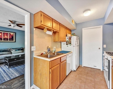 212 Saratoga Court - Photo Thumbnail 10