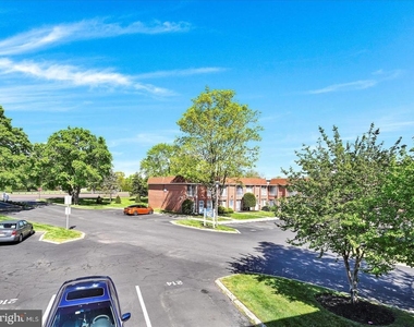 212 Saratoga Court - Photo Thumbnail 21