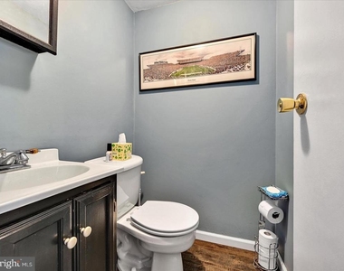 212 Saratoga Court - Photo Thumbnail 13