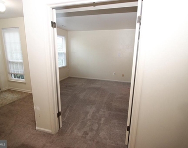 6012 Beacon Hill Drive - Photo Thumbnail 10