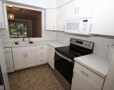6012 Beacon Hill Drive - Photo Thumbnail 5