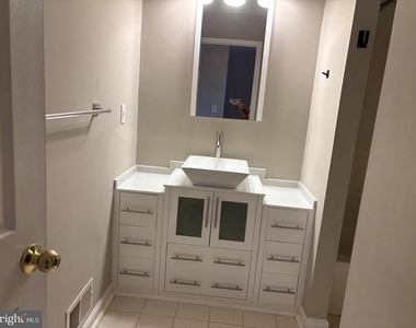 10 Windward Drive - Photo Thumbnail 8
