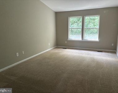 10 Windward Drive - Photo Thumbnail 7