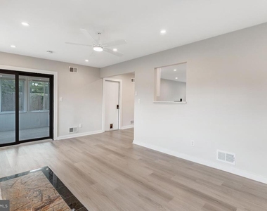 56 Georgetown Boulevard - Photo Thumbnail 21