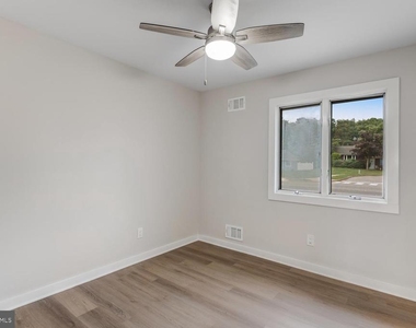 56 Georgetown Boulevard - Photo Thumbnail 25