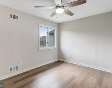 56 Georgetown Boulevard - Photo Thumbnail 32