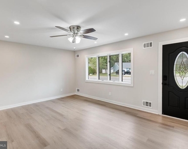 56 Georgetown Boulevard - Photo Thumbnail 8