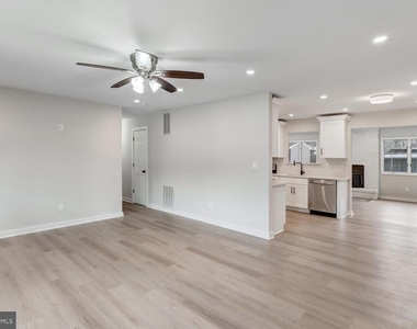 56 Georgetown Boulevard - Photo Thumbnail 10