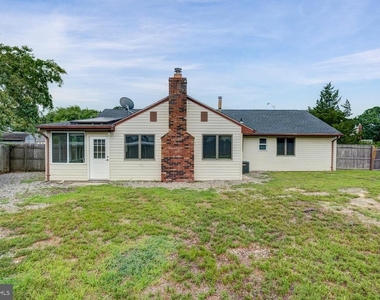56 Georgetown Boulevard - Photo Thumbnail 4