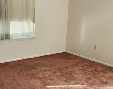 316 Lexington Drive - Photo Thumbnail 4